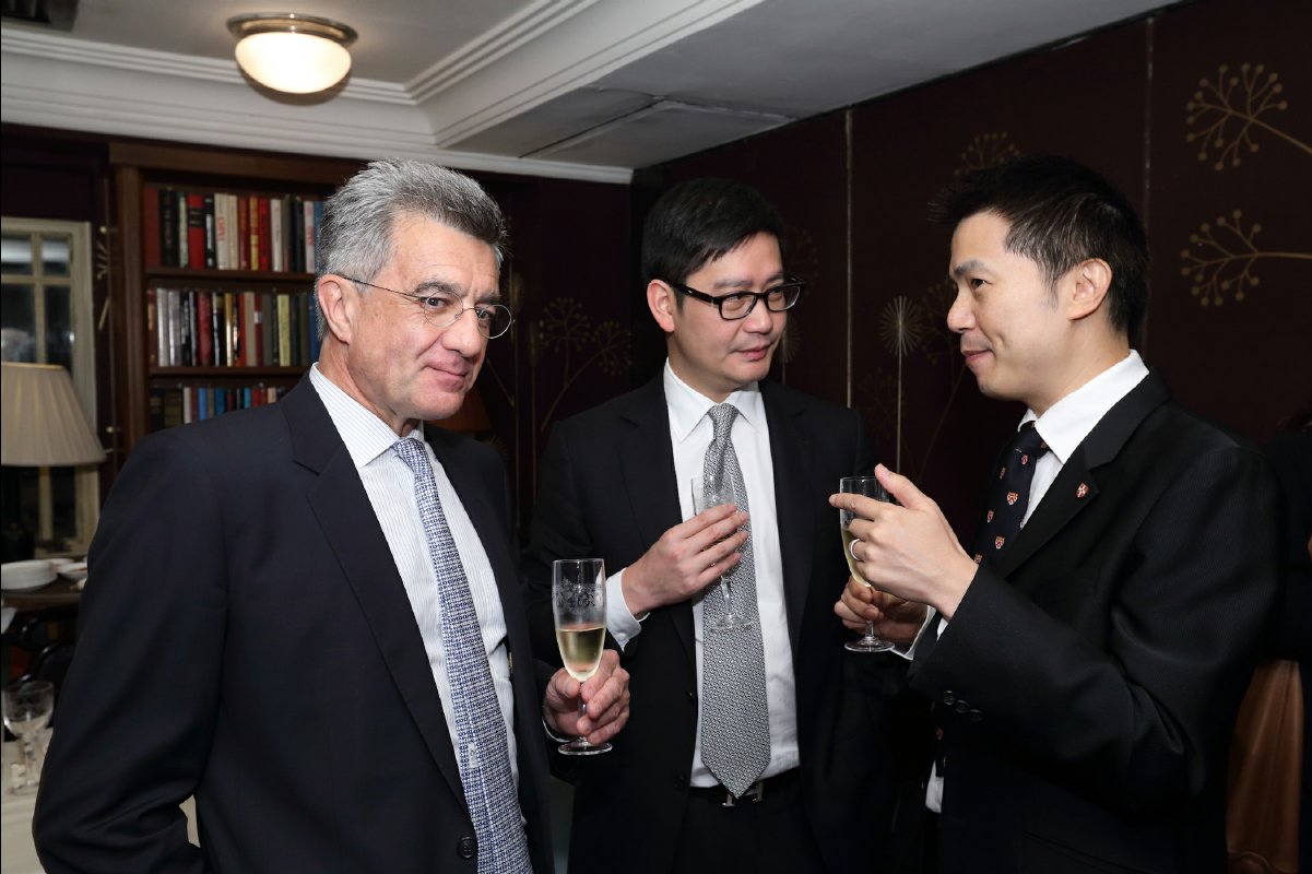 20121105 Trinity Dinner in HK with Sir Gregory Winter15